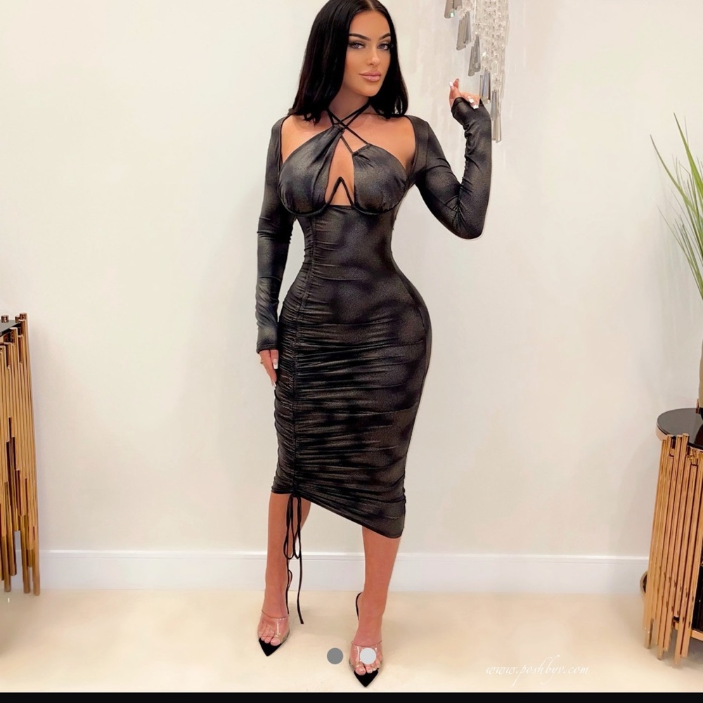 Hey ladies this is a beautiful dress